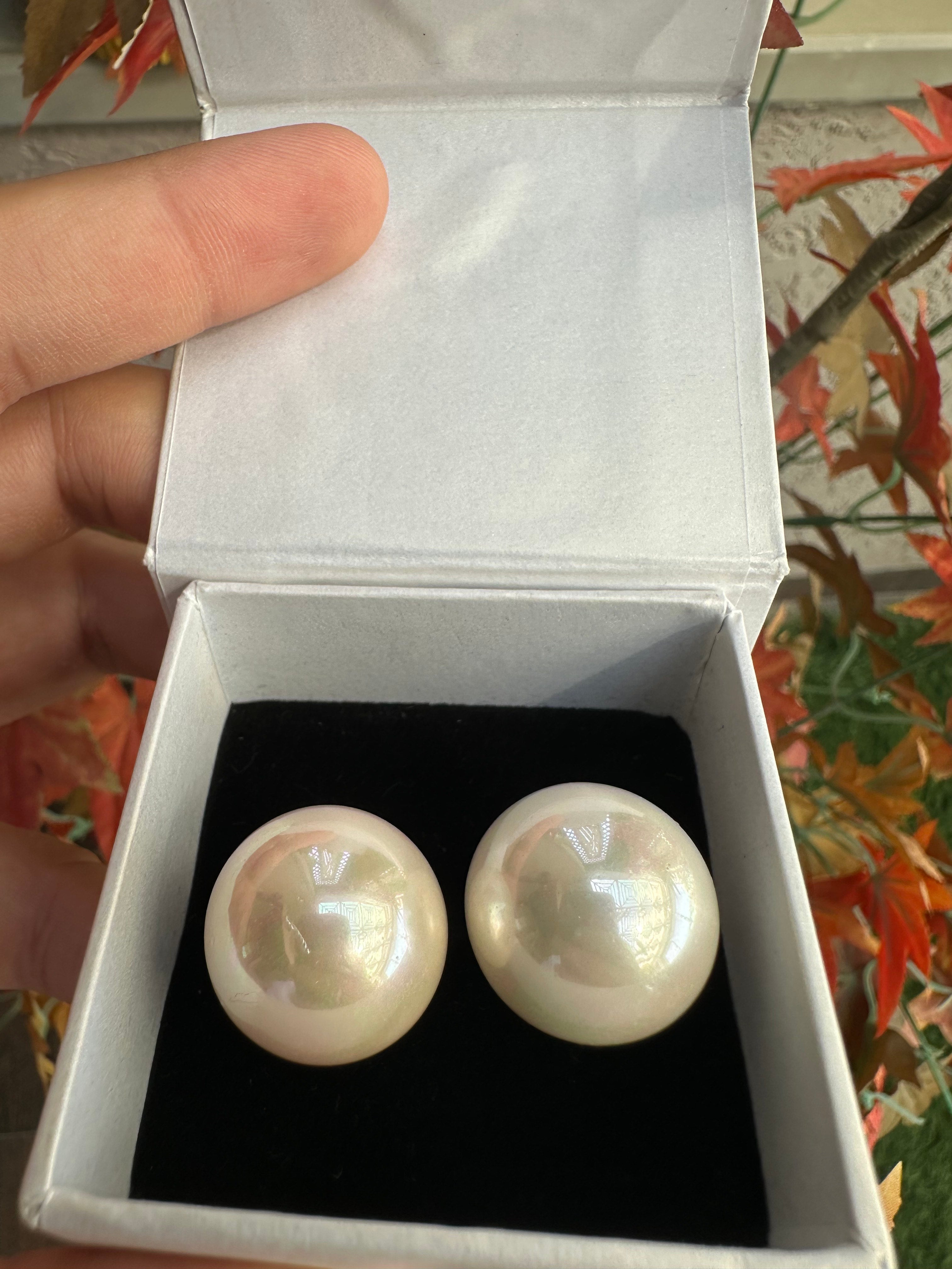 Pearls Ear studs