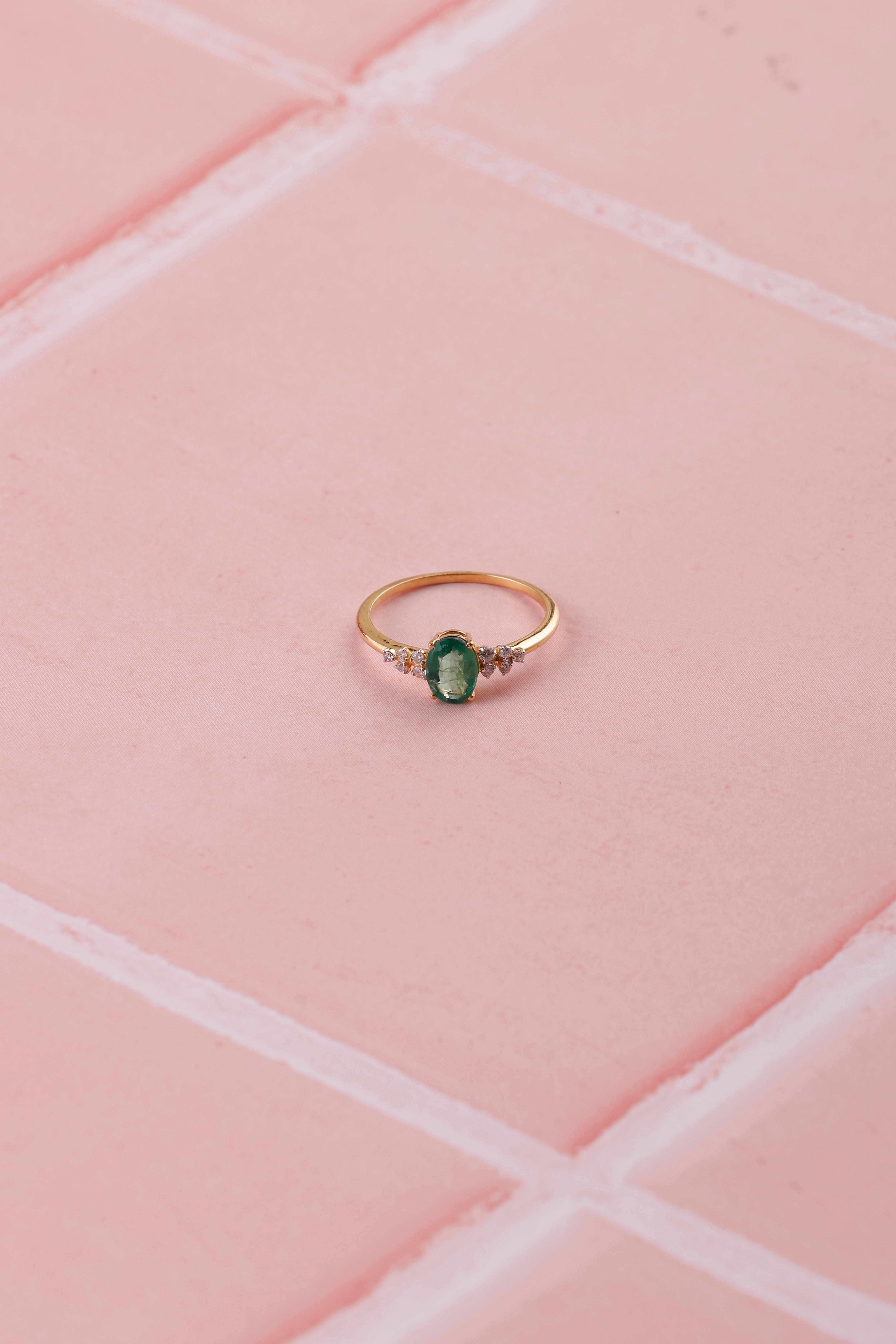 14K Gold Emerald & Diamond Oval Ring - Unique Design for Her