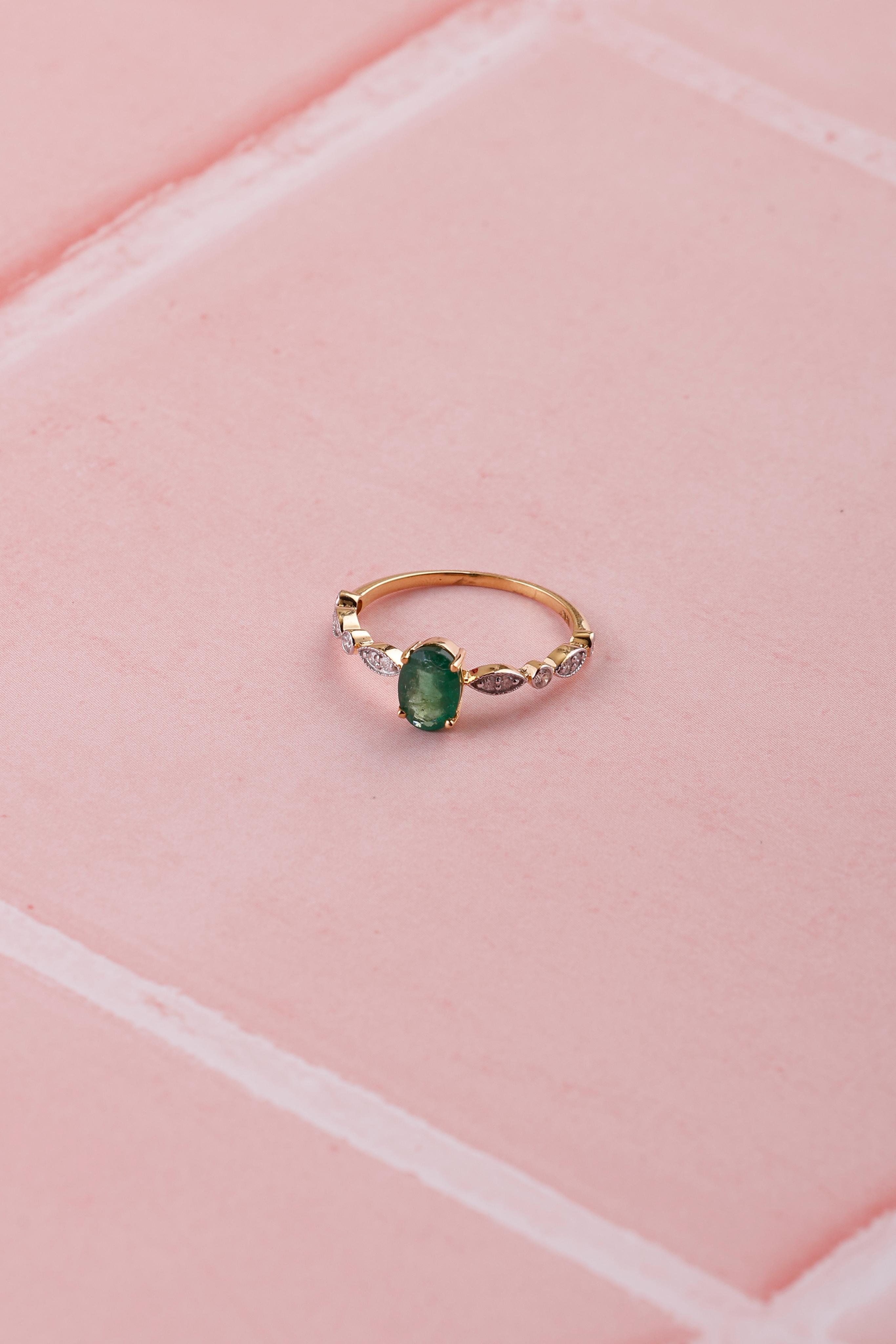 14K Gold Emerald & Diamond Oval Ring - Unique Design