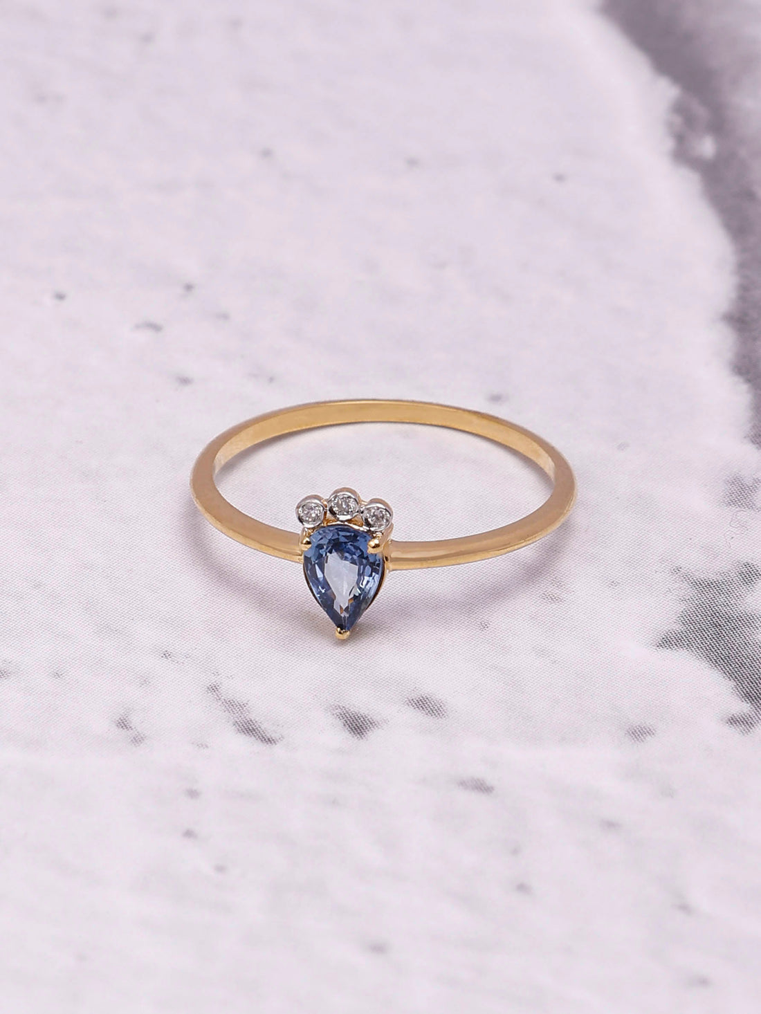 14K Gold Queen Ring Oval Blue Sapphire & Diamond Accent