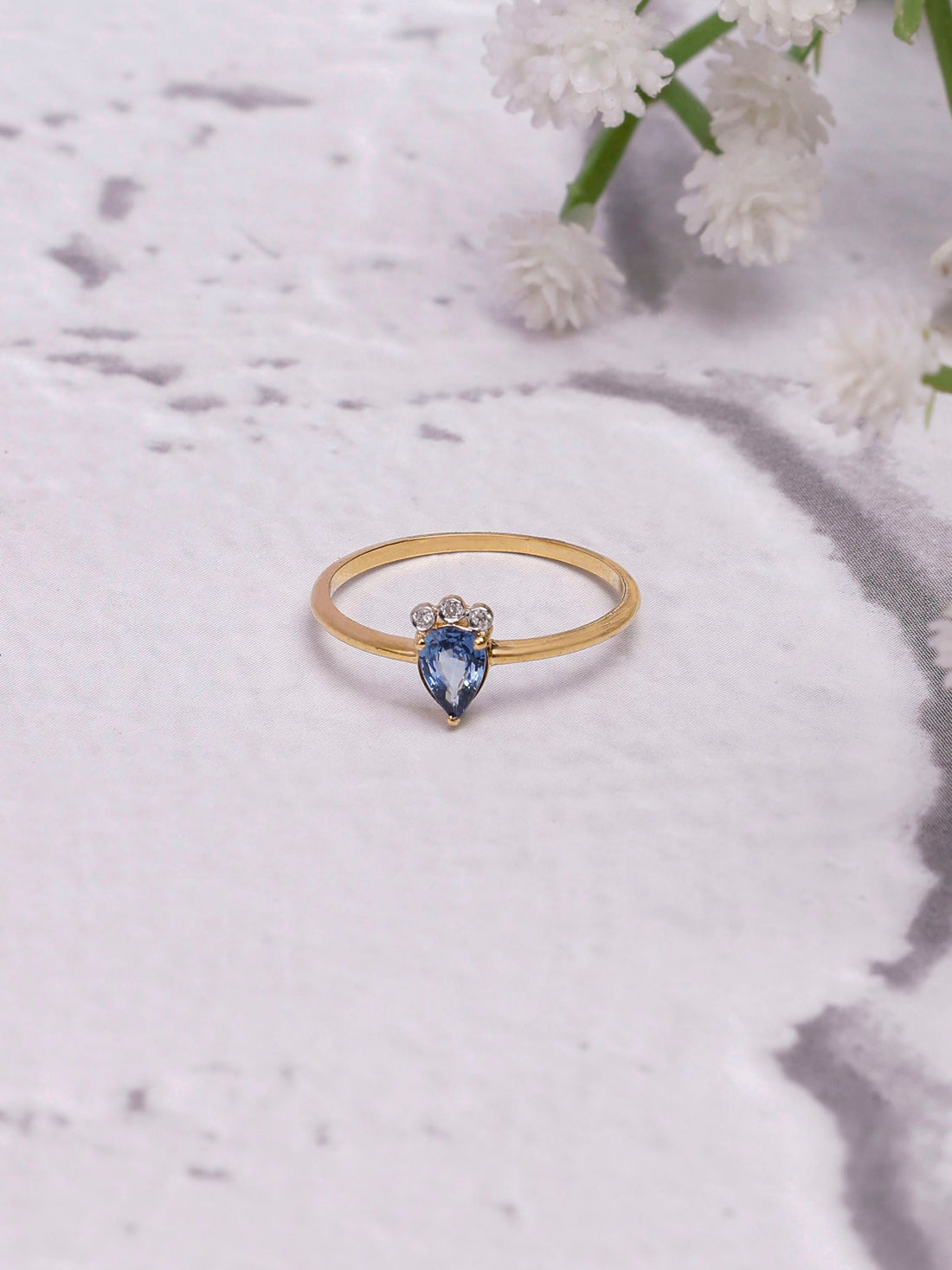 14K Gold Queen Ring Oval Blue Sapphire & Diamond Accent